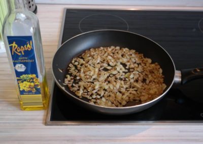 Zwiebeln_anbraten
