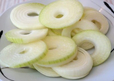 Zwiebeln vorbereiten